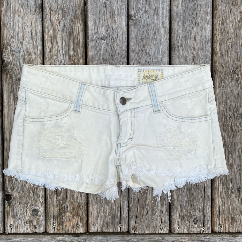 Siwy Camilla Distressed Denim Shorts Off White Frayed Hem Signature Pocket